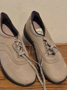 SAS Walk Easy Women's Walking Shoes 11 Wide Waxbuck Leather Tan Brown New